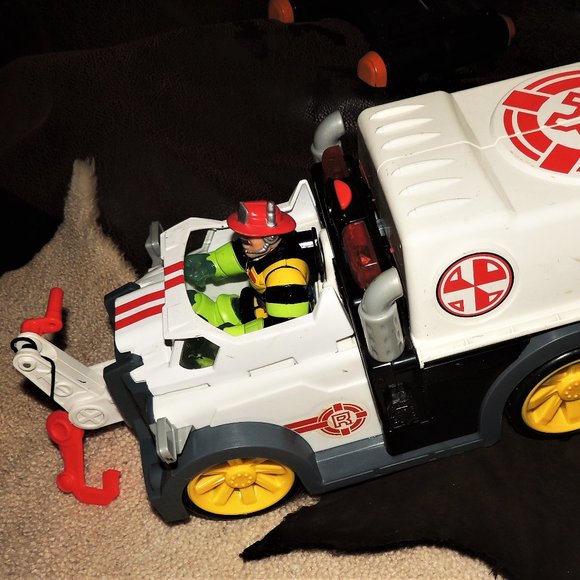 Rescue Heroes Bundle: Action & Animal Figurines, Accessories & Response Vehicles - Picture 2 of 16